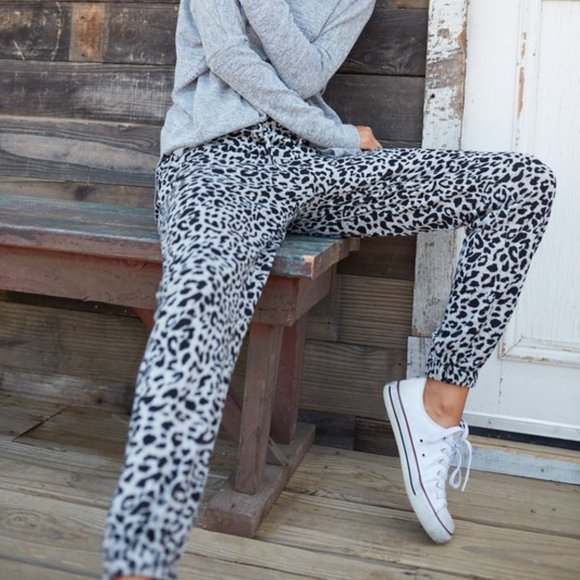 PREVIEW Sweet Spot Gray Leopard Print Joggers - Picture 10 of 10